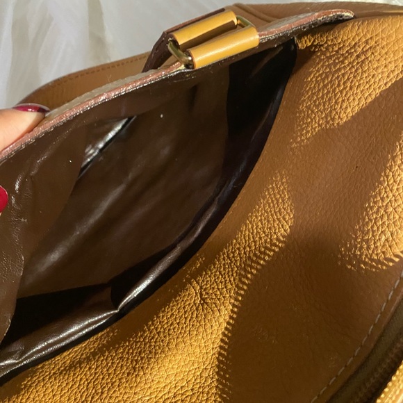 Burberry’s leather brown tan bag -good used condition -firm - Picture 12 of 14